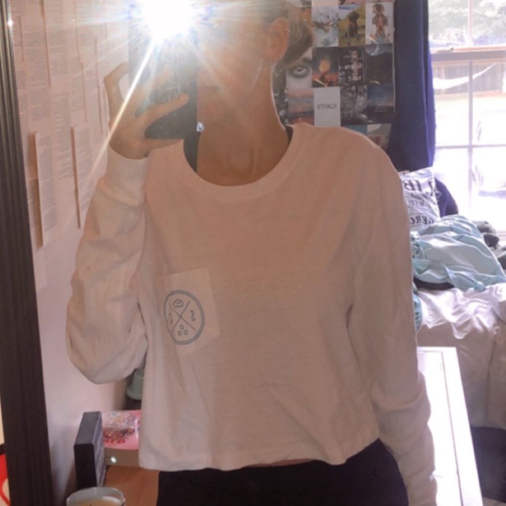 Long sleeve crop top